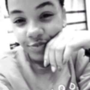 Meet your Posher, Roya